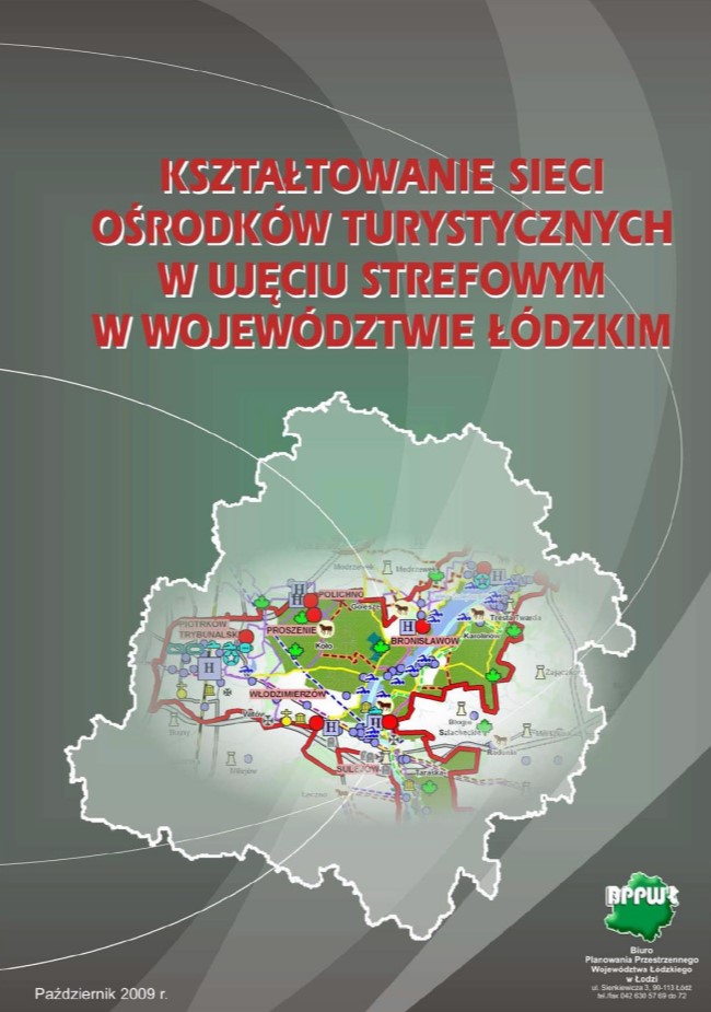 Grafika przedstawia okładkę tytułową opracowania „Kształtowanie sieci ośrodków turystycznych w ujęciu strefowym w województwie łódzkim”. w odcieniach ciemnej szarości i zieleni z delikatnymi, łukowymi liniami stanowiącymi tło. W górnej części znajduje się tytuł zapisany pogrubioną czerwoną czcionką z białym cieniem: „KSZTAŁTOWANIE SIECI OŚRODKÓW TURYSTYCZNYCH W UJĘCIU STREFOWYM W WOJEWÓDZTWIE ŁÓDZKIM”. Centralną część okładki zajmuje kontur mapy województwa łódzkiego, wypełniony kolorową mapą z oznaczeniami stref, symbolami i liniami wskazującymi układ przestrzenny ośrodków turystycznych. W prawym dolnym rogu znajduje się zielono-białe logo BPPWŁ w kształcie granicy województwa wraz z danymi adresowymi Biura Planowania Przestrzennego Województwa Łódzkiego w Łodzi. U dołu po lewej stronie widnieje informacja o dacie opracowania „Październik 2009 r.” pisana białą czcionką.