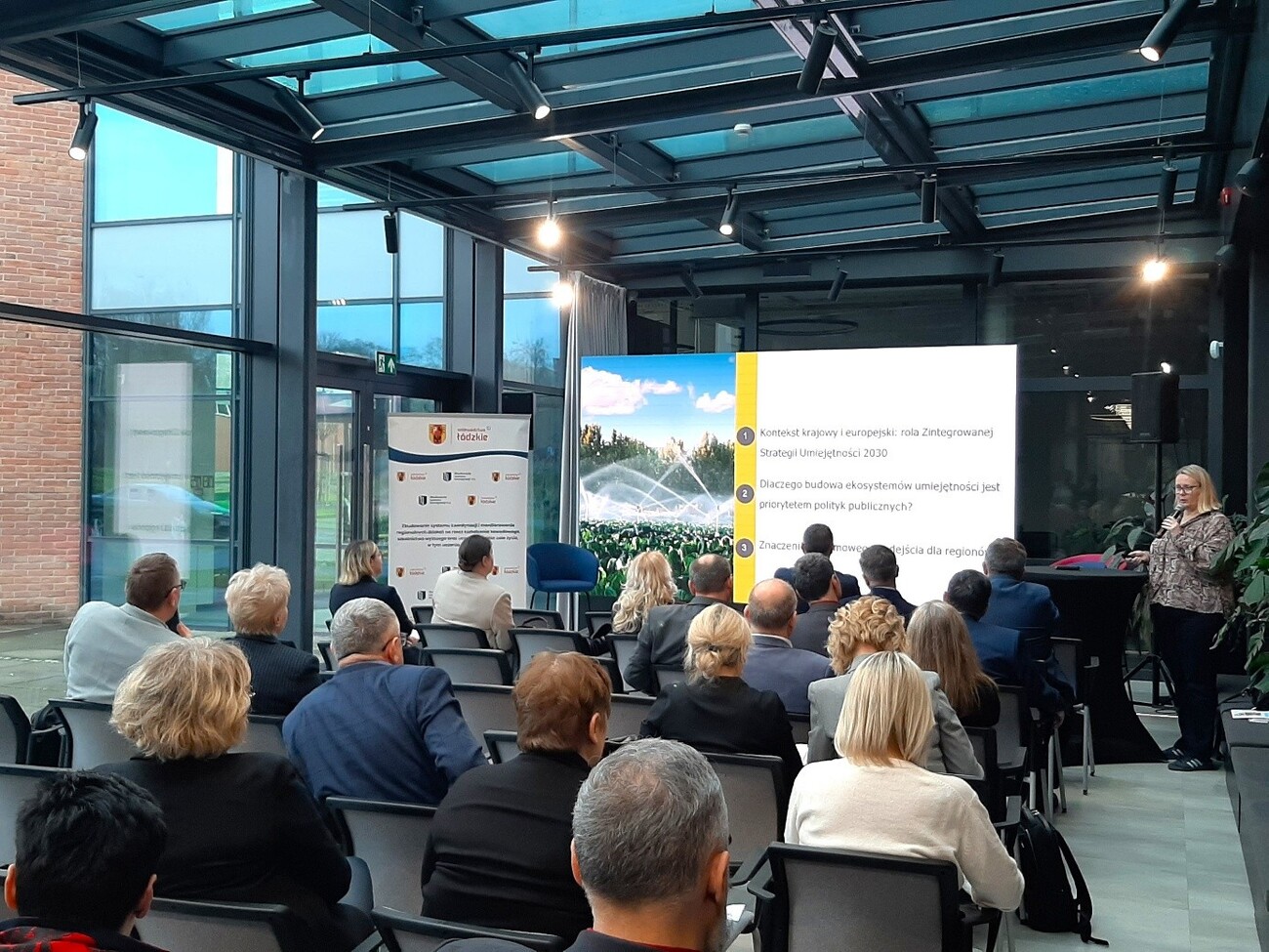 Pani dr hab. Małgorzata Rosalska, prof. UAM opowiada o swoich doświadczeniach jako doradczyni zawodowo, a także o Zintegrowanej Strategii Umiejętności.